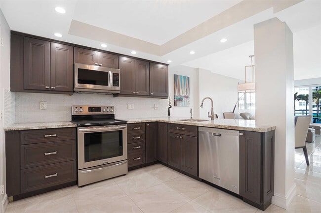 Building Photo - 3430 Galt Ocean Dr