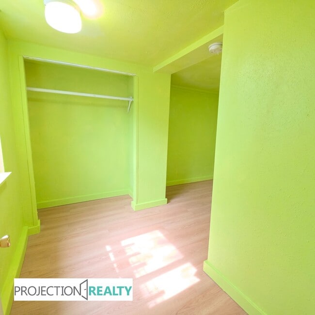 Building Photo - 4838 NE 99th Ave