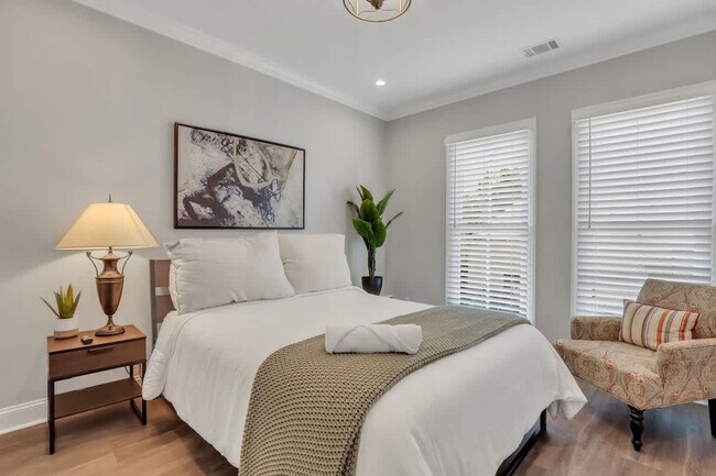 Building Photo - 306 W Gaston St