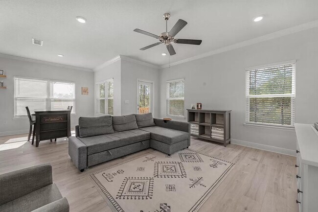 Building Photo - 183 Hammock Oaks Blvd