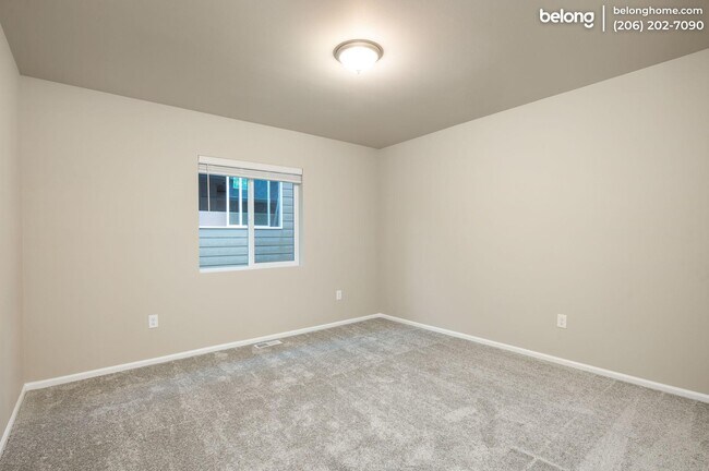 Building Photo - 3878 79th Dr NE