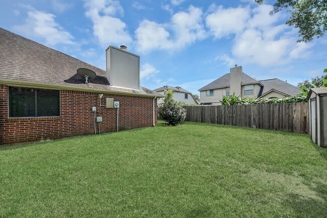 Building Photo - 8322 Adler Lake Dr