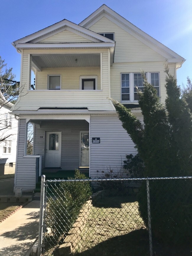 Primary Photo - 61 Ashford St