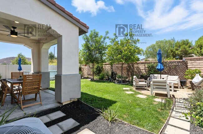 Building Photo - Beautiful 5-Bedroom Home in Audie Murphy R...