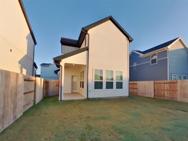 Building Photo - 22855 Terrazzo Dr