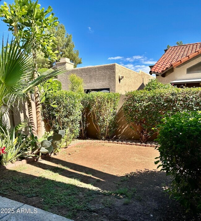 Building Photo - 11631 N 41st St