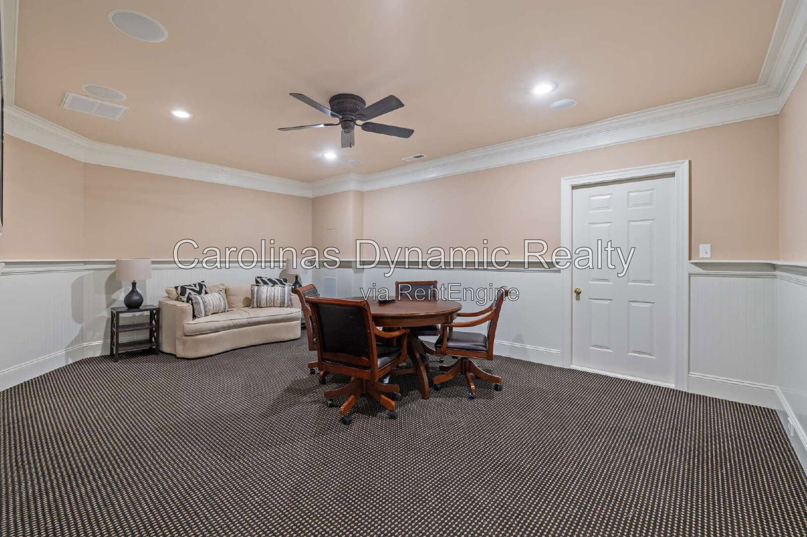 Building Photo - 1009 Honors Ct