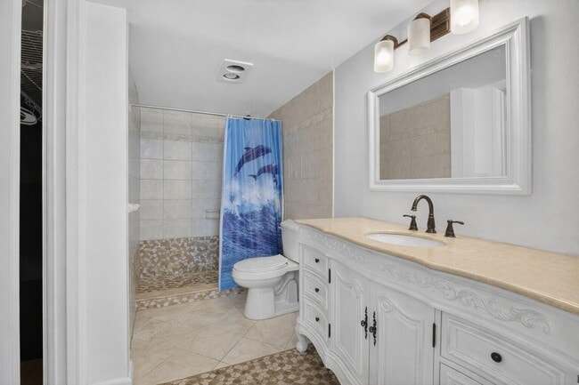 Building Photo - 931 Gardenia Dr