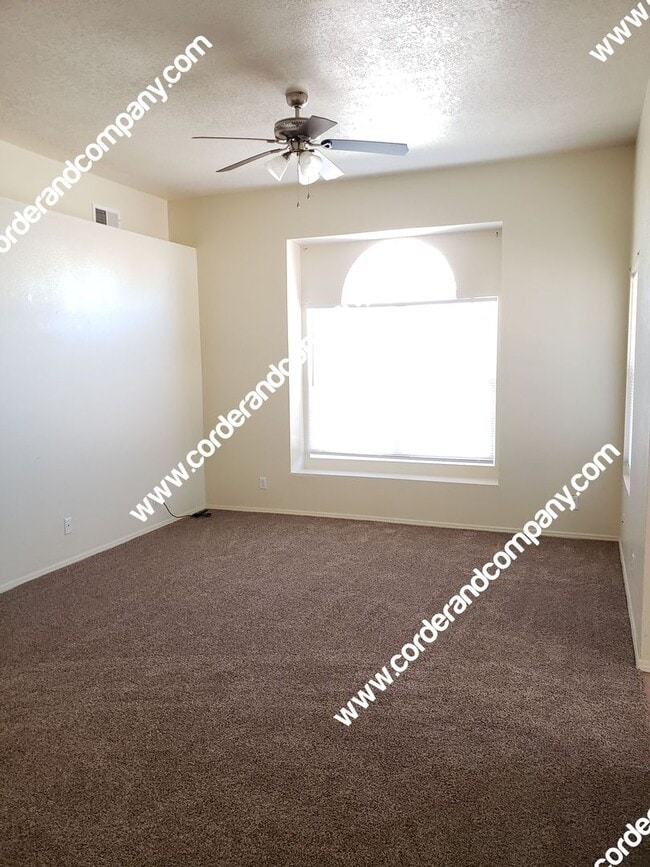 Building Photo - Nice 3 Bedroom, 2 Bathroom, 2 Car Garage a...