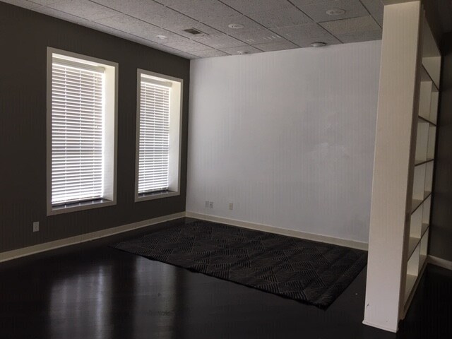 Building Photo - 31 E Center St
