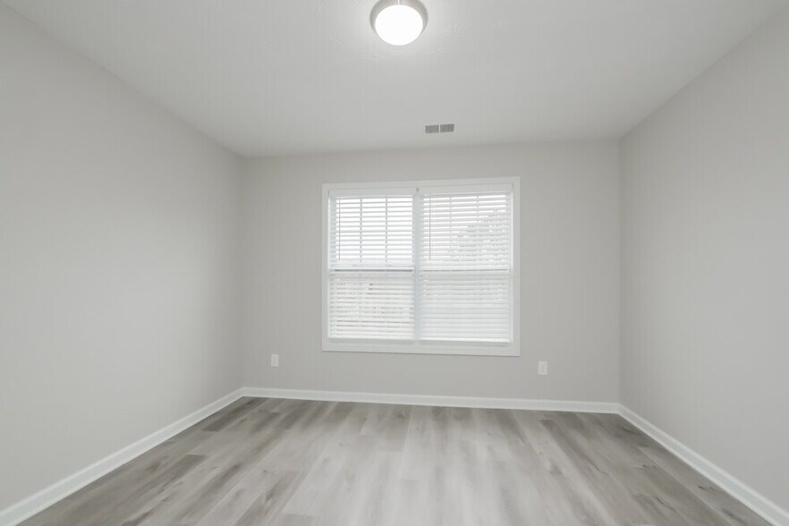 Building Photo - 226 Greenland Dr