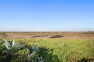 Building Photo - Available Now! Spacious 3BR, 2BA, 1,76sq.f...