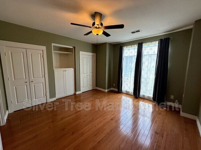 Building Photo - 3204 Wycliff Ave