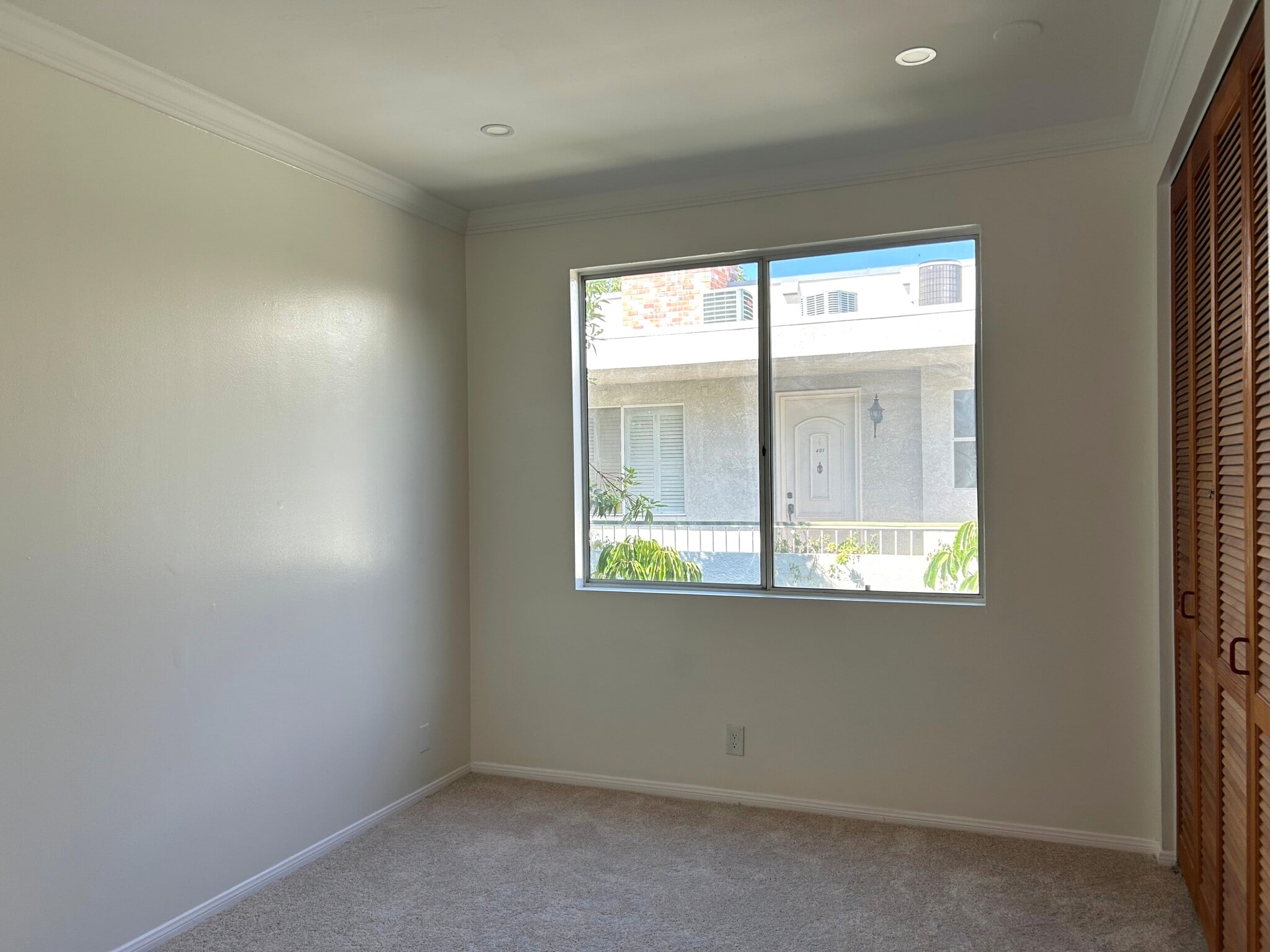 Building Photo - 1375 Kelton Ave