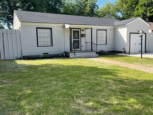 Building Photo - 2832 Cherrywood Ave