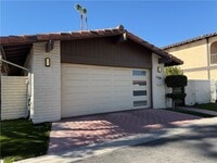 Building Photo - 2208 Plaza Del Puerto