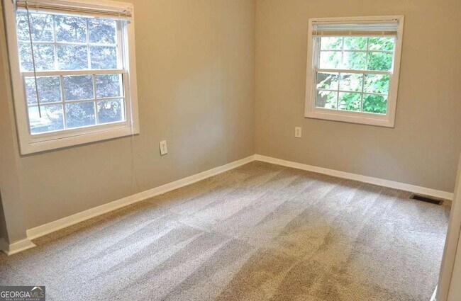 Building Photo - 3047 Alston Dr