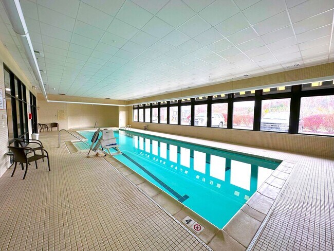 Building Photo - FOR RENT — Stunning One-Level Home in The Preserve, Oak Ridge’s Premier Lakefront Community