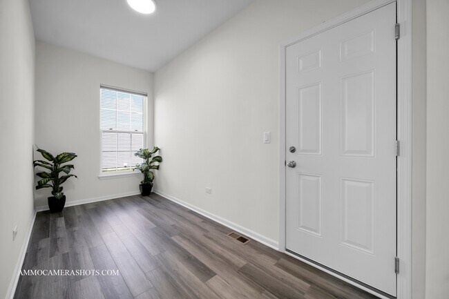 Building Photo - 12504 S Cherry Blossom Blvd