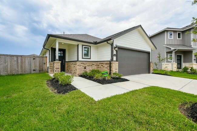 Building Photo - 18743 Etta Pnes Cir