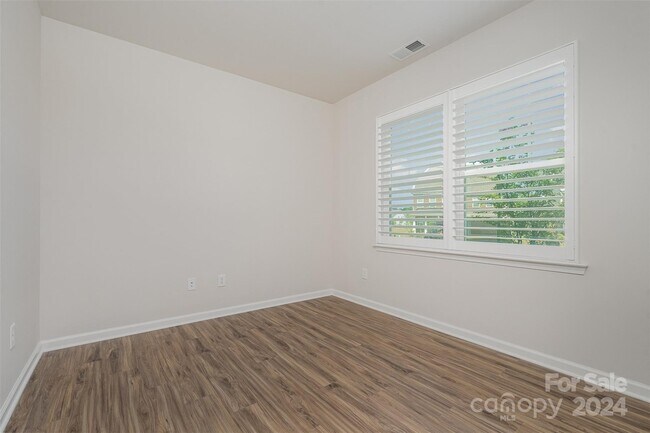 Building Photo - 15115 Moulin Ct Dr