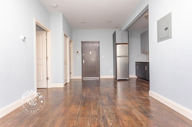 Building Photo - 39 Suydam St