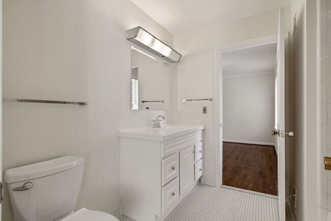 Building Photo - 3 Bed 3 Bath - Potomac Falls Rambler - 2 Car Garage