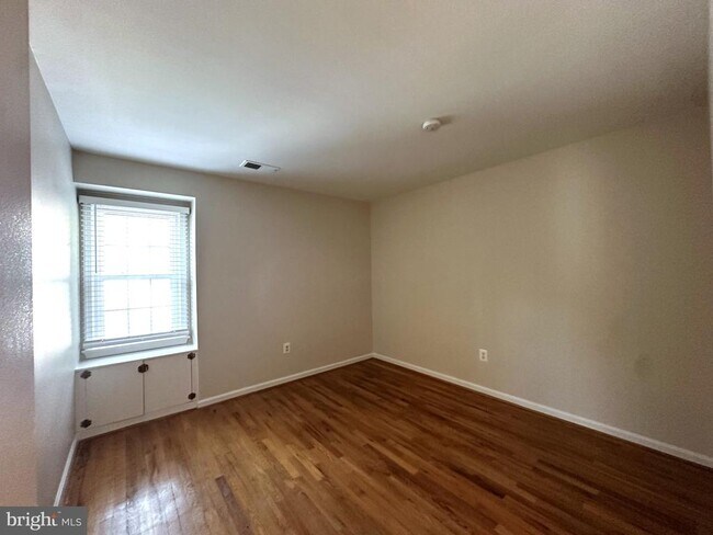 Building Photo - 9612 Whitecedar Ct