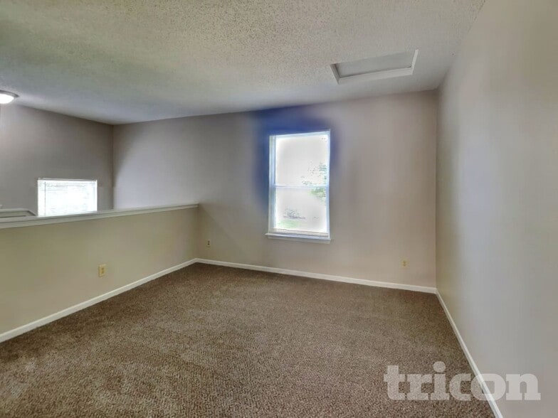 Building Photo - 2720 Redland Ln