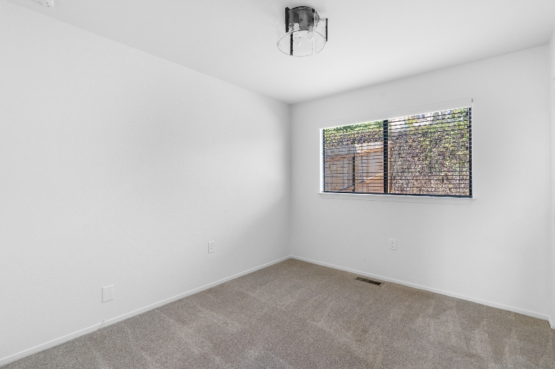 Building Photo - 440 Solar Way