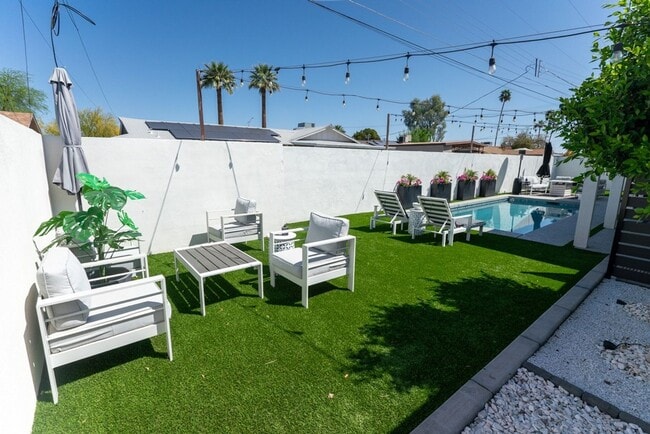 Building Photo - Spacious 4BR House in Scottsdale