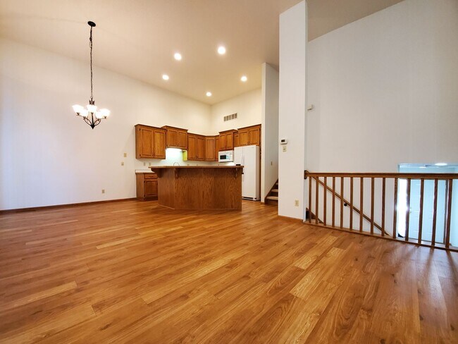 Building Photo - 1721 34th St SW