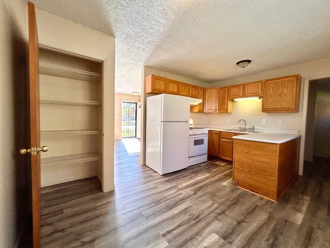 Building Photo - Three Bedroom Ranch-Style Home in Muskegon