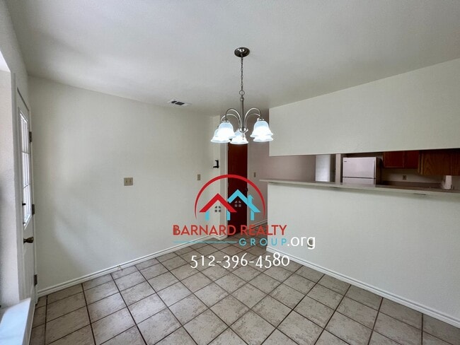 Building Photo - Available July 25: Well Maintained 3/2 Duplex
