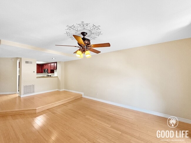 Building Photo - Spacious 3B/2.5BA Multi-Level Home in Redwood Village with Attached Garage, Private Patio & Commu...