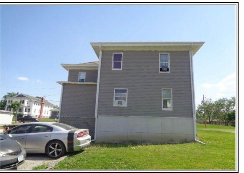 Building Photo - 427 E State St