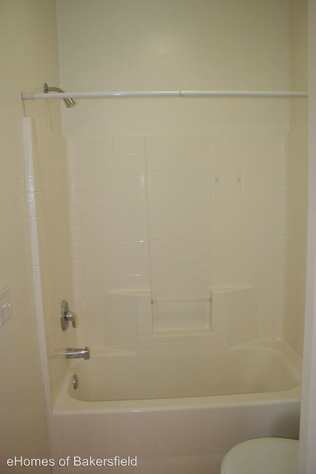 Building Photo - 549 Yellow Meadow Ct