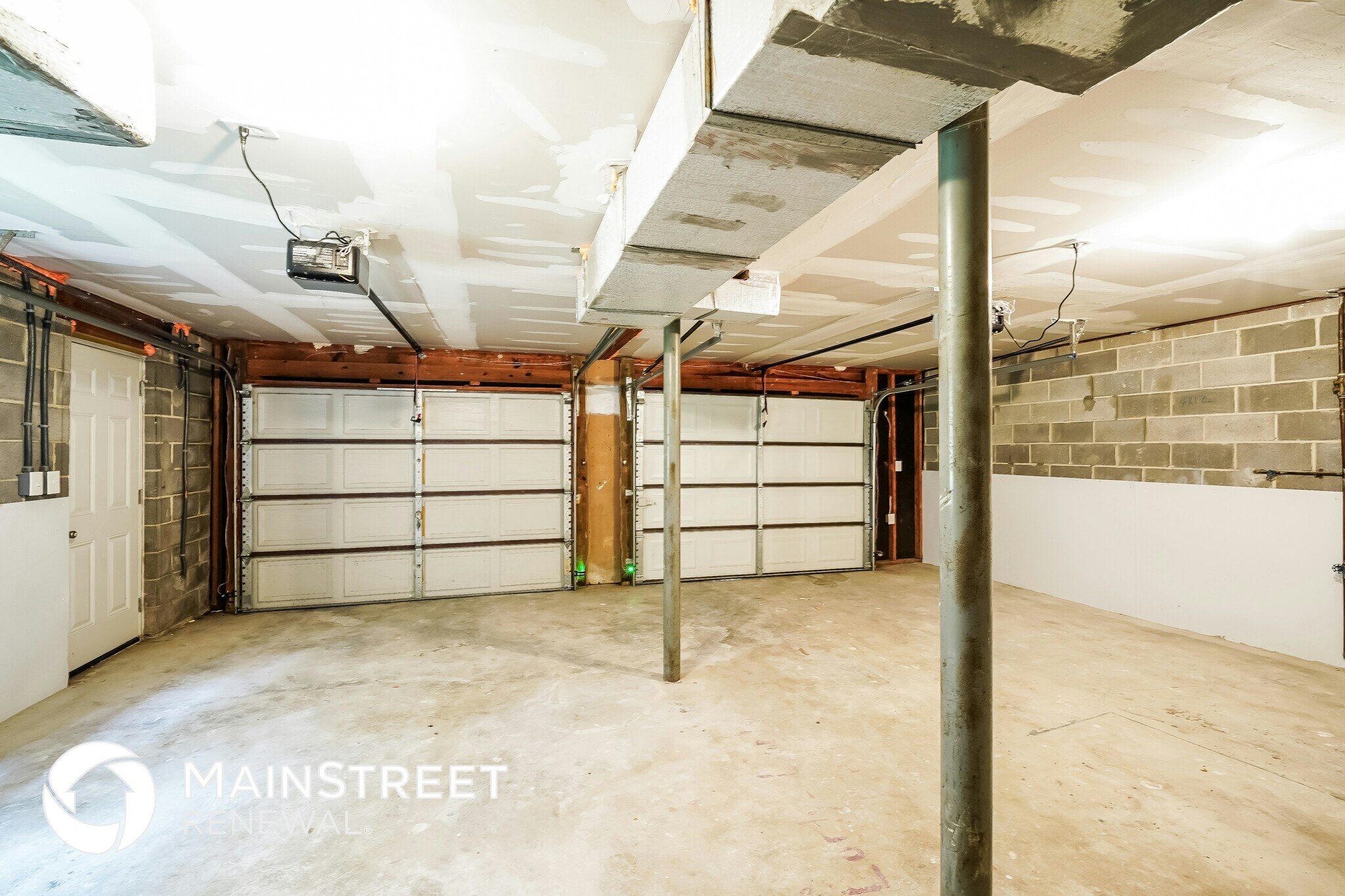 Building Photo - 6739 Ridgewood Dr