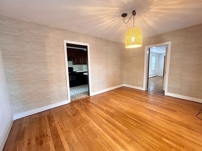 Building Photo - 214 S School Ln