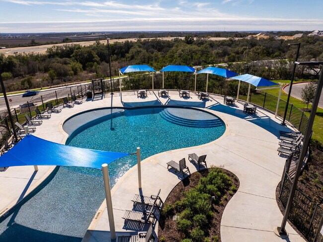 Building Photo - 1 MONTH FREE RENT WITH 18 - 24 MONTH LEASE!!! AVAILABLE THROUGH APRIL ONLY! INTERNET INCLUDED!