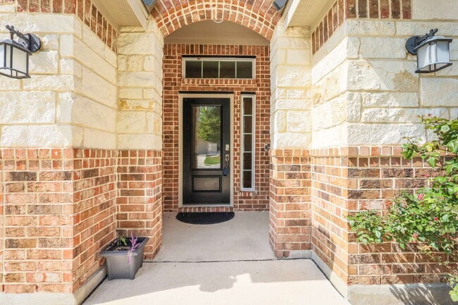 Building Photo - Beautiful 4-Bed, 3-Bath Single-Story Home ...