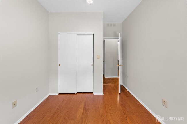 Building Photo - 6111 Cedar Ct