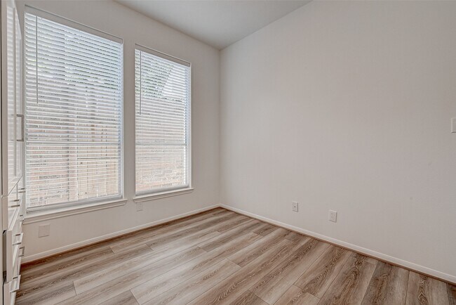 Building Photo - 38 Tethered Vine Pl