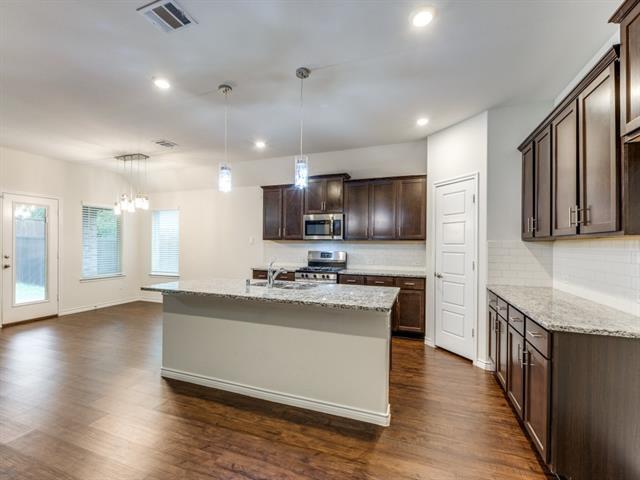 Building Photo - 1117 Berry St