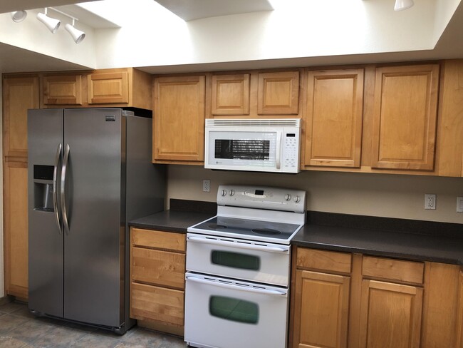 Building Photo - 9144 E Winchcomb Dr