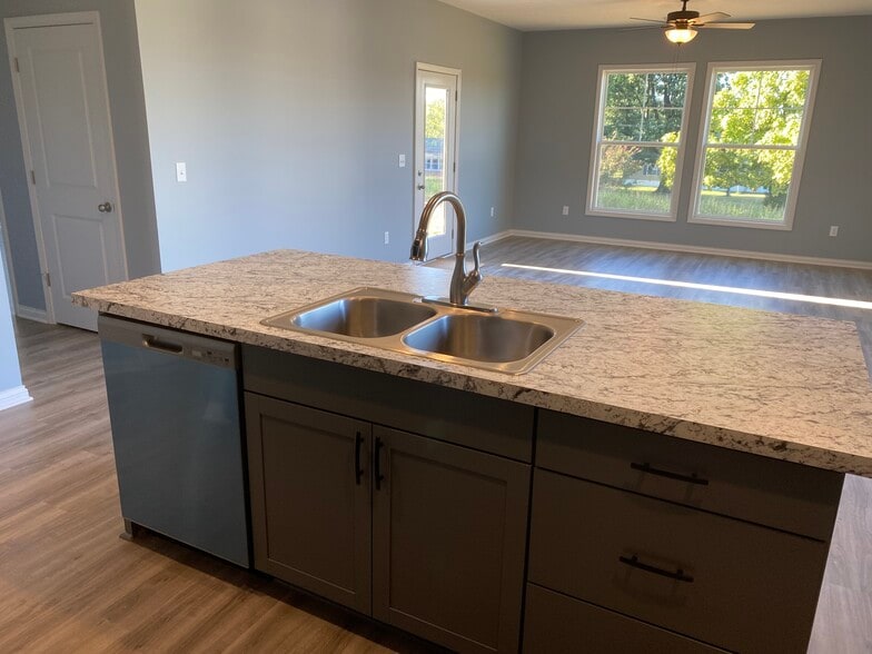 Building Photo - 6557 Valley Brook Trce