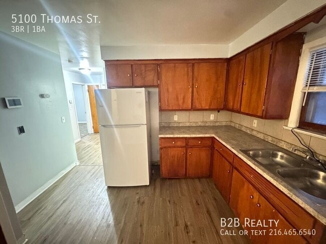 Building Photo - 5100 Thomas St