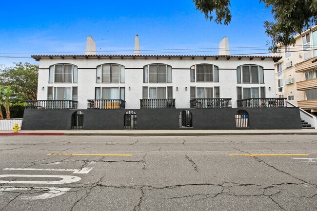 Building Photo - 33 Eastwind