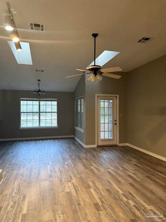 Building Photo - 4571 Baybrook Dr