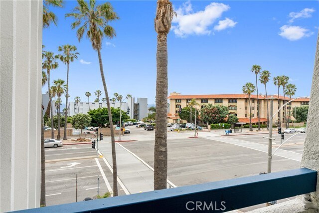Building Photo - 200 S Catalina Ave